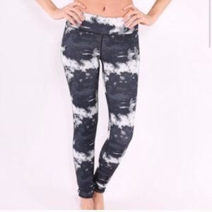 Mono B tie dye leggings